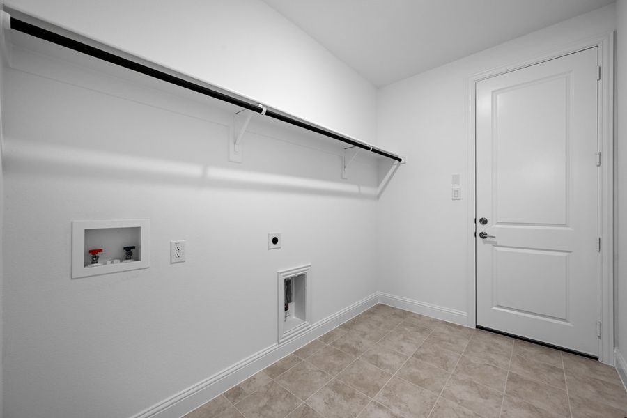 Spacious, unfurnished interior of a new home in South Oak 60s, Lakewood Village (Image 28). Spacious, unfurnished interior of a new home in South Oak 60s, Lakewood Village (Image 28).