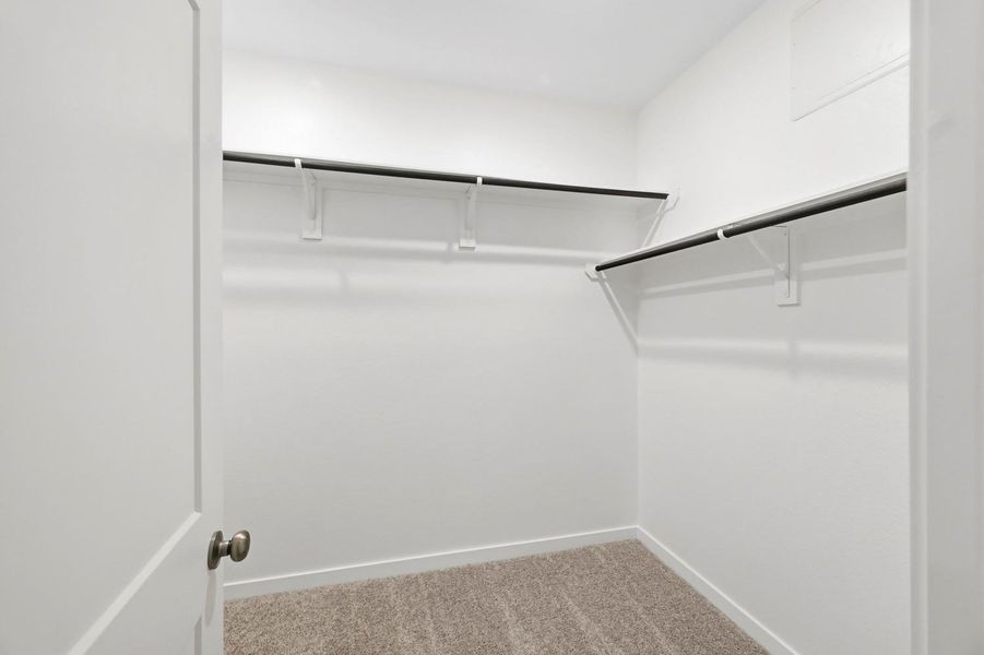 Spacious, unfurnished interior of a new home in Crockett Meadows, Conroe (Image 11).