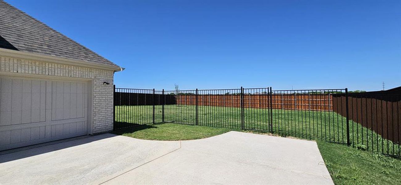 Exterior details and patio area of a home in , Haslet (Image 23).