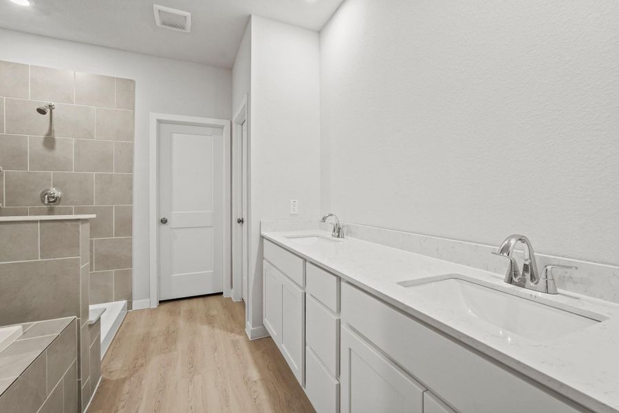 Furnished interior view inside a new home in Bayou Bend, Angleton (Image 5). Furnished interior view inside a new home in Bayou Bend, Angleton (Image 5).