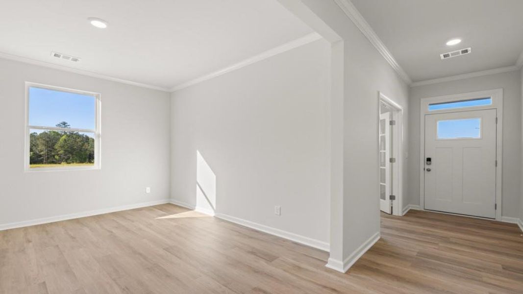 Spacious, unfurnished interior of a new home in , Dallas (Image 12).