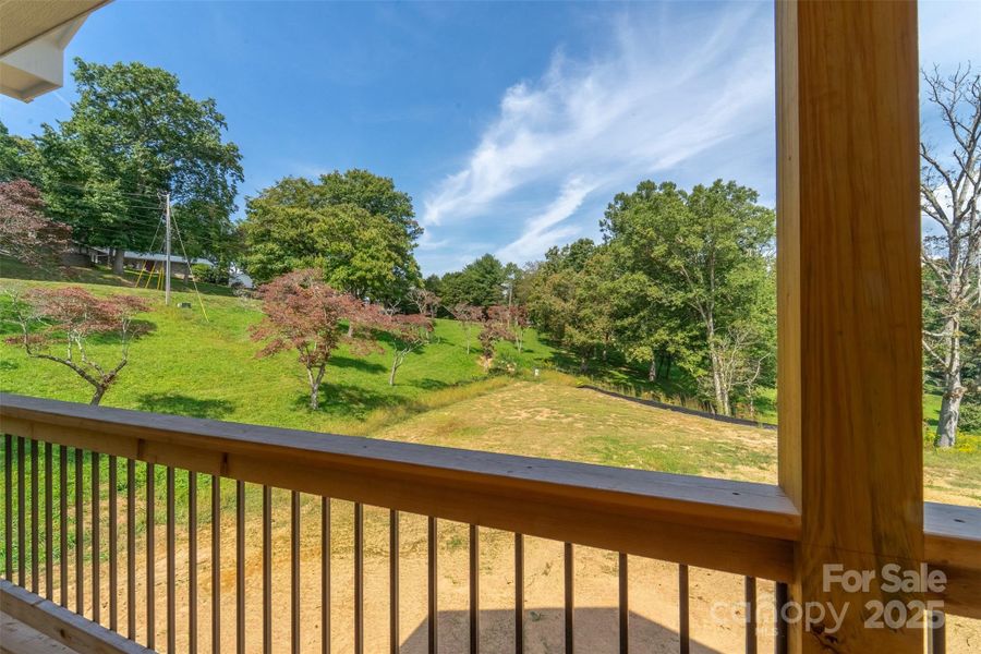 Exterior details and patio area of a home in , Clyde (Image 4).