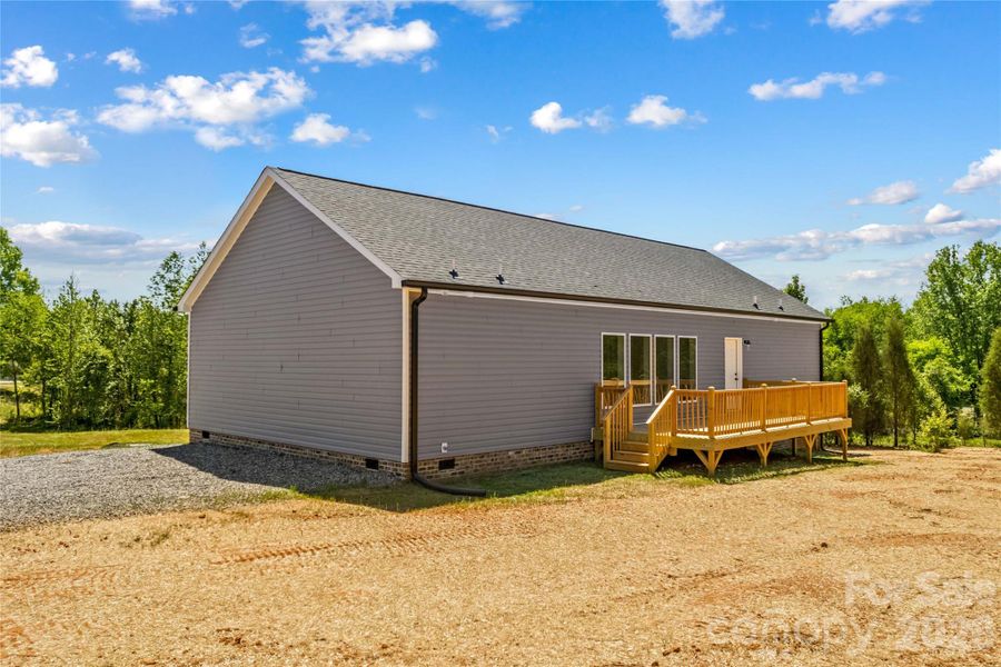 Exterior details and patio area of a home in , Catawba (Image 20).