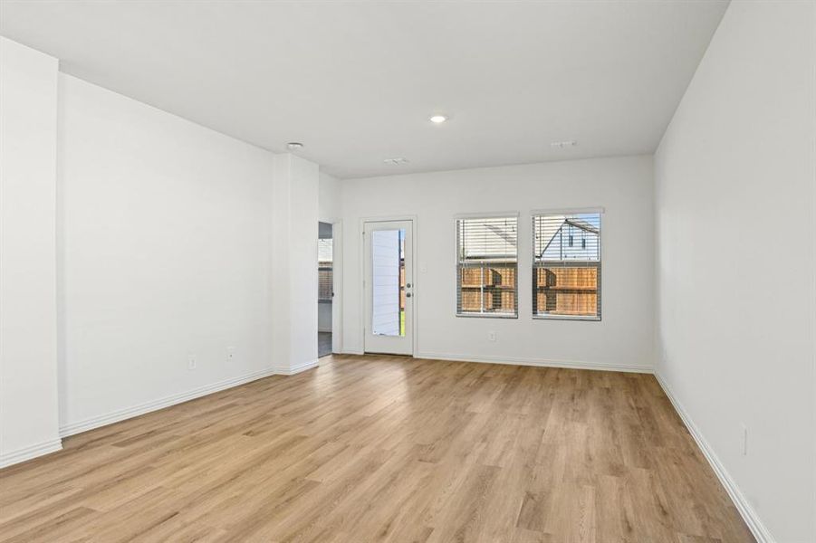 Spacious, unfurnished interior of a new home in Lakehaven - Spring Series, Farmersville (Image 36).