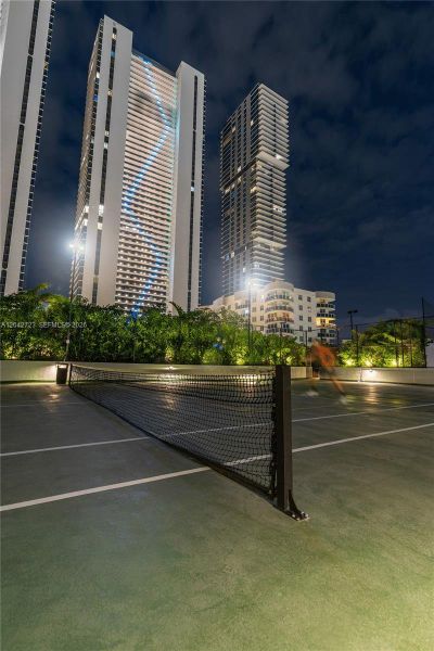 Condo located in Miami, FL showcasing its design and architecture (Image 30). Condo located in Miami, FL showcasing its design and architecture (Image 30).