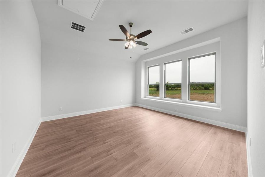 Spacious, unfurnished interior of a new home in Creekview Farms, Greenville (Image 20).