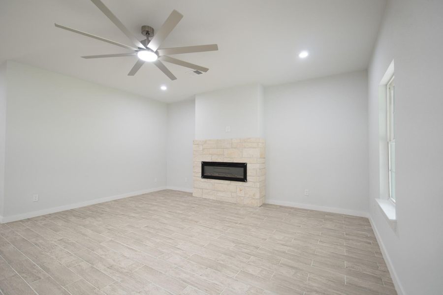 Spacious, unfurnished interior of a new home in , Dayton (Image 41).