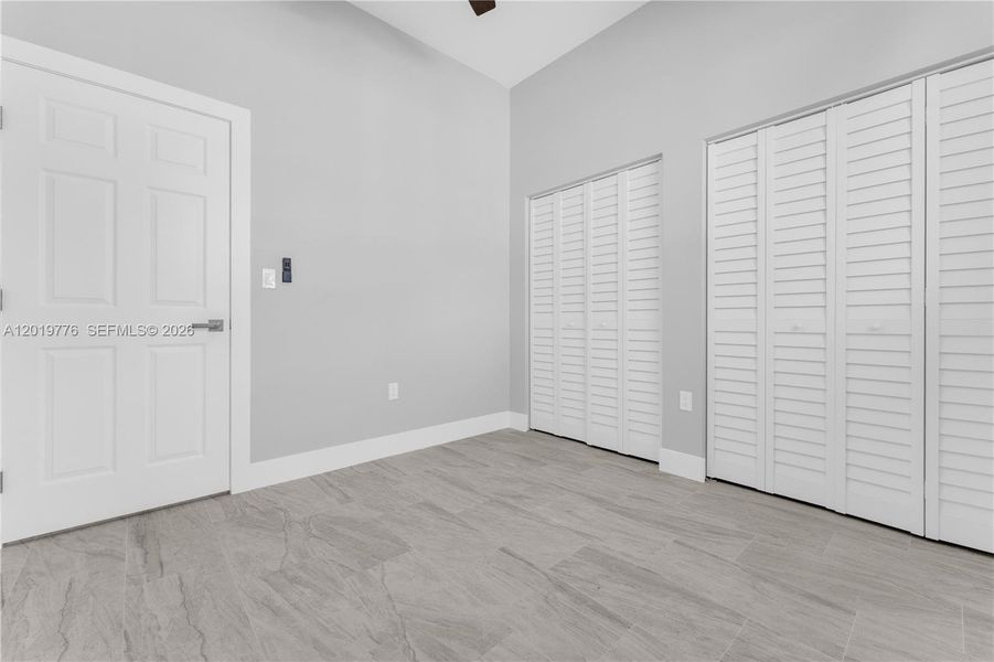 Spacious, unfurnished interior of a new home in , Fort Lauderdale (Image 39).