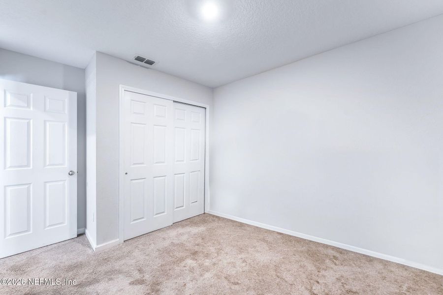 Spacious, unfurnished interior of a new home in , Jacksonville (Image 30).