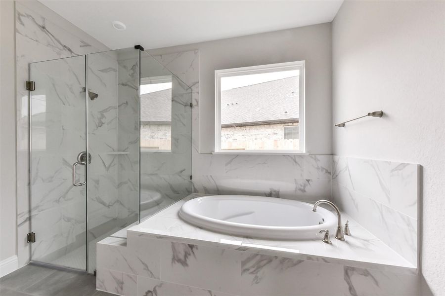 Furnished interior view inside a new home in Evergreen 55', Conroe (Image 18).