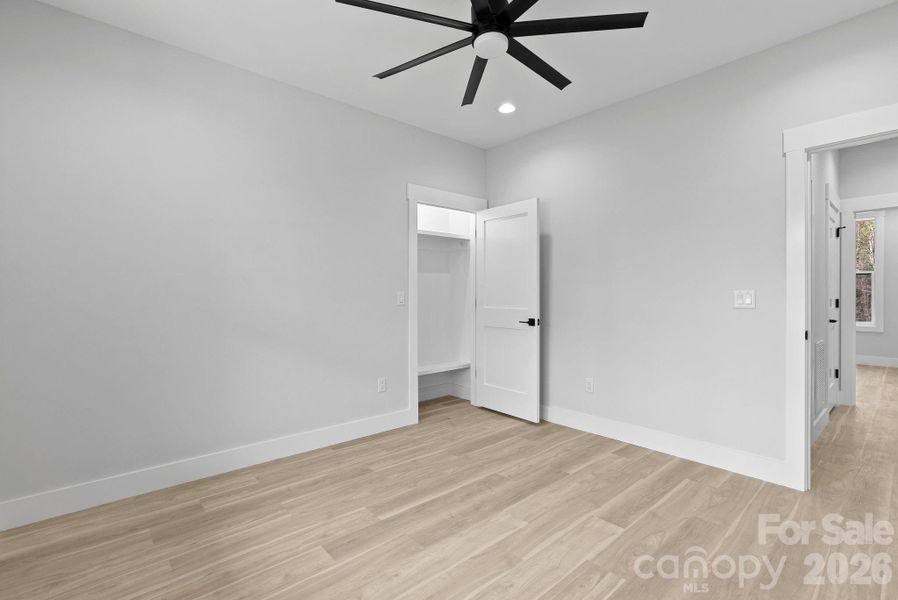 Spacious, unfurnished interior of a new home in , Asheville (Image 37).