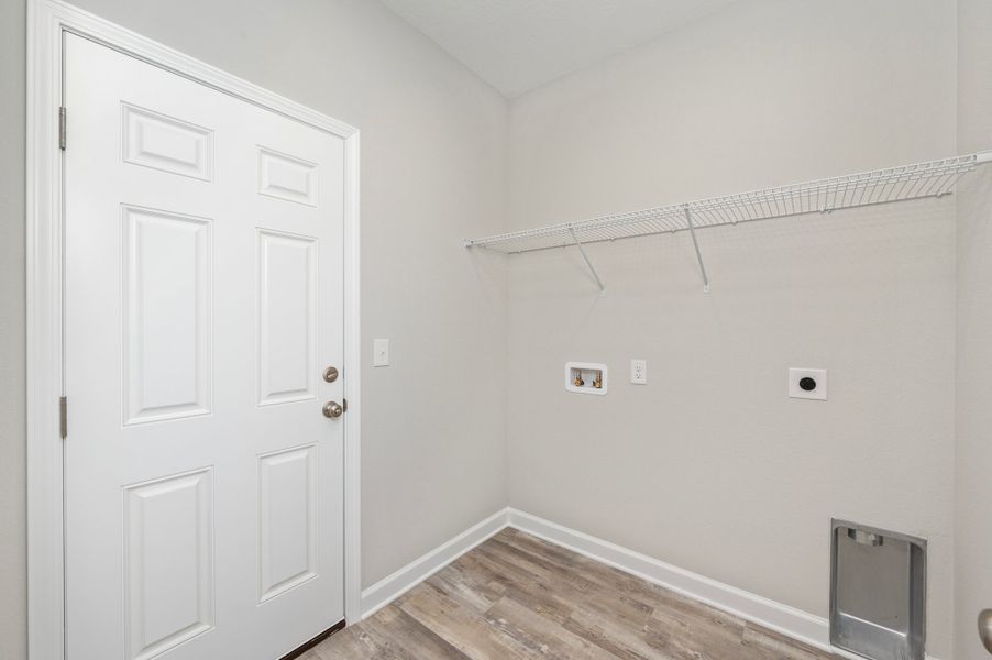 Representative unfurnished interior of a home built from the Georgia by CJL Homes in McCarthy Estates, Defuniak Springs (Image 41).
