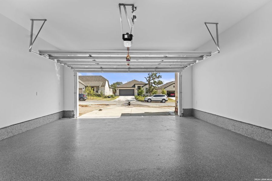 Spacious, unfurnished interior of a new home in Del Webb New Braunfels at Veramendi, New Braunfels (Image 23).