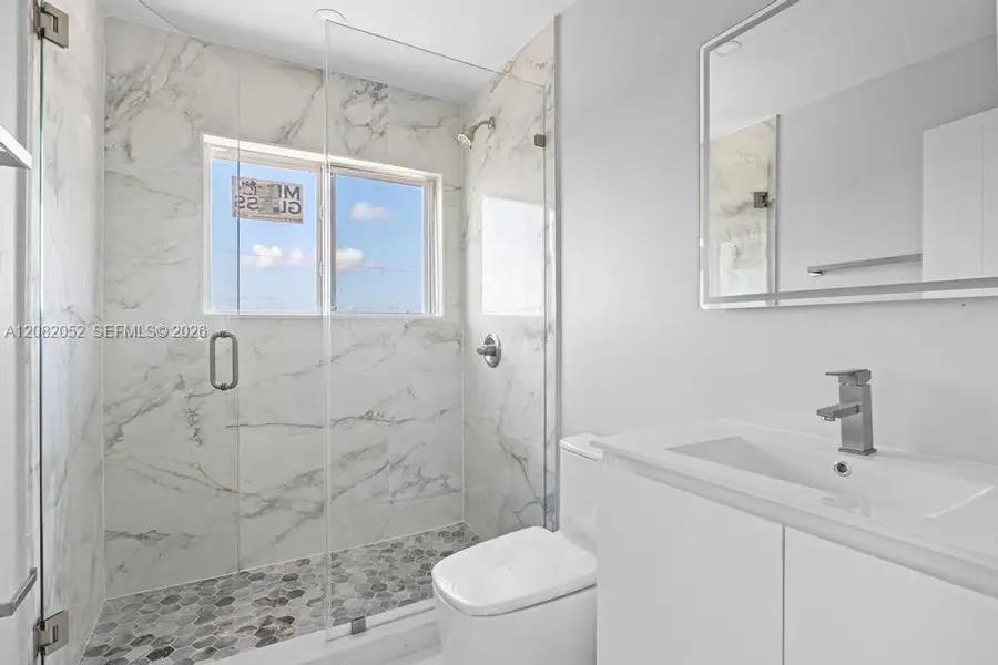 Furnished interior view inside a new home in , Big Pine Key (Image 3).