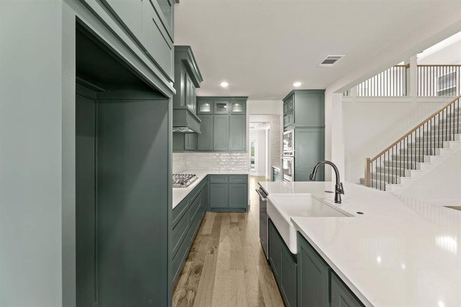 9933 Villa Verde-Kitchen-3