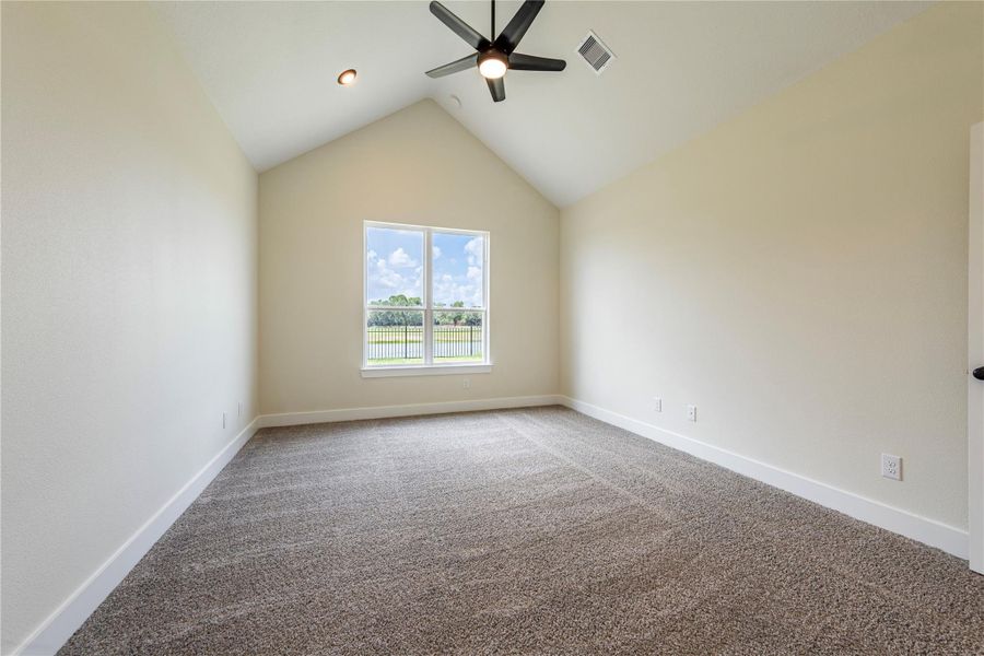 Spacious, unfurnished interior of a new home in , Santa Fe (Image 26).