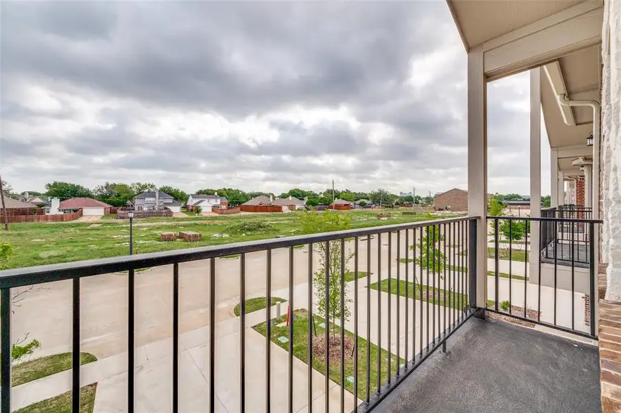 Exterior details and patio area of a home in , The Colony (Image 3).