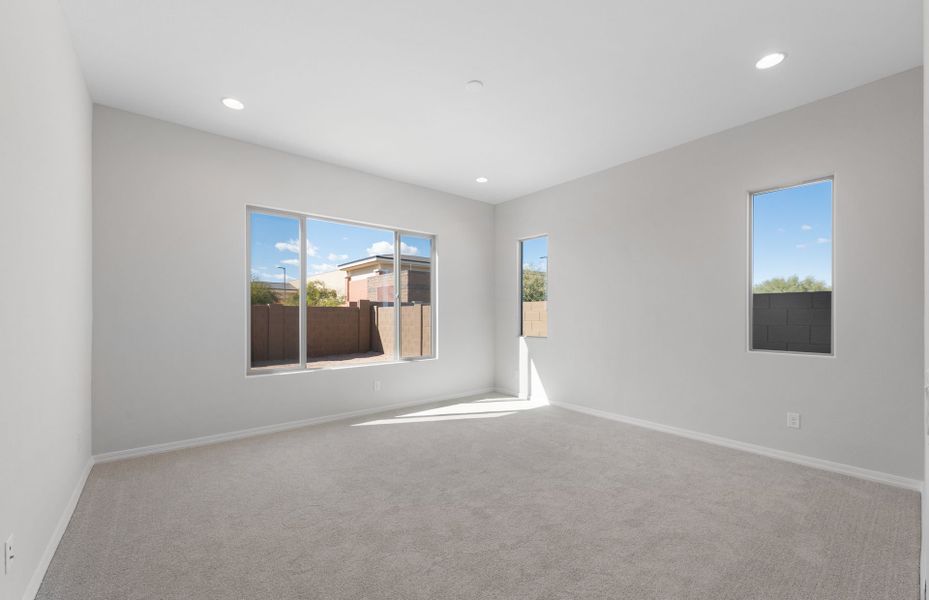 Spacious, unfurnished interior of a new home in Sun City Anthem at Merrill Ranch, Florence (Image 22).