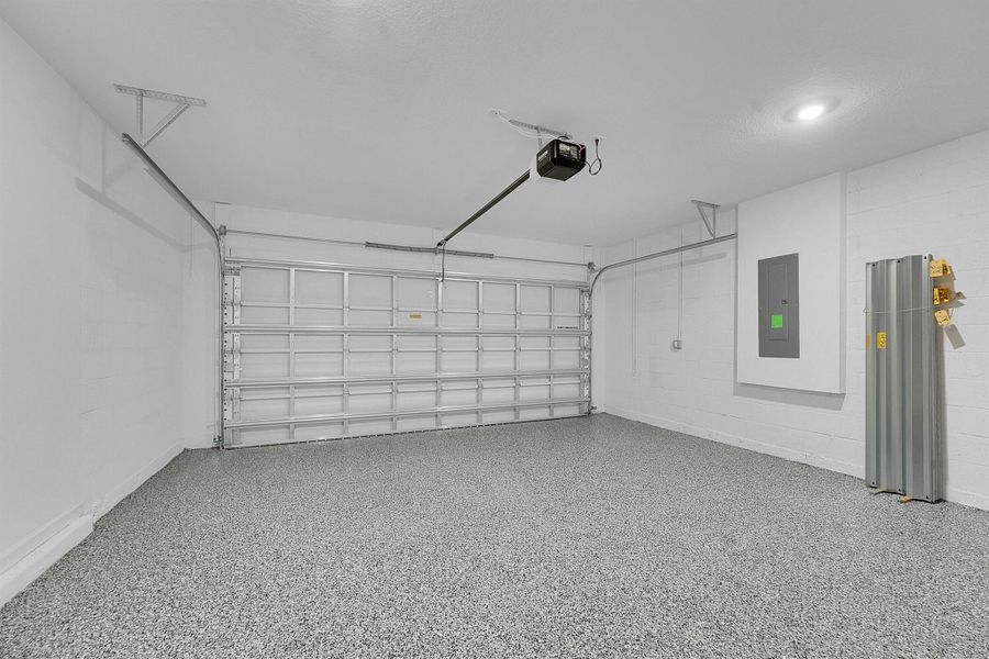 Spacious, unfurnished interior of a new home in Bent Creek: The Meadows Collection, Fort Pierce (Image 30).