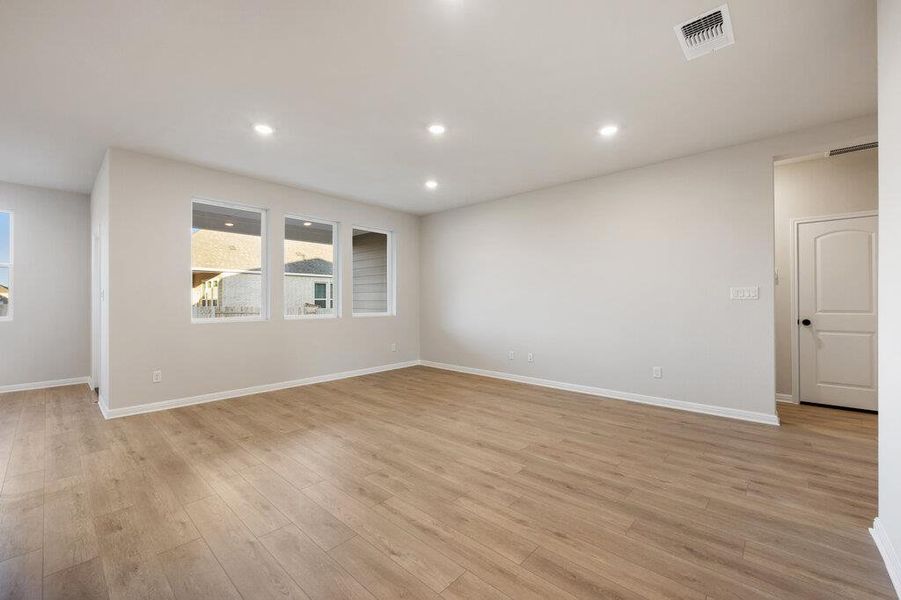 Spacious, unfurnished interior of a new home in Berry Creek Highlands, Georgetown (Image 22). Spacious, unfurnished interior of a new home in Berry Creek Highlands, Georgetown (Image 22).