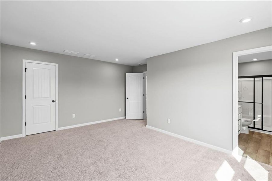 Spacious, unfurnished interior of a new home in Twin Lakes, Hoschton (Image 30). Spacious, unfurnished interior of a new home in Twin Lakes, Hoschton (Image 30).