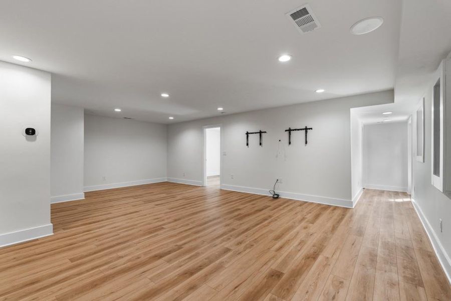 Spacious, unfurnished interior of a new home in , Atlanta (Image 45).