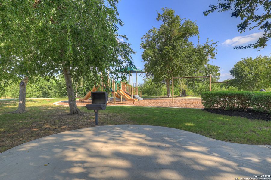 Natural landscape and outdoor views near Sunset Oaks in Maxwell (Image 30).