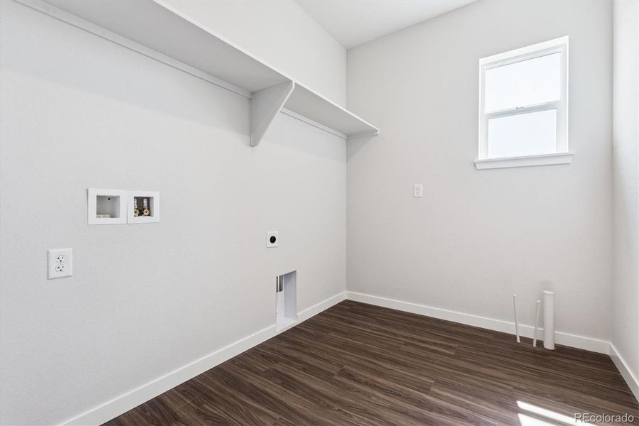 Spacious, unfurnished interior of a new home in Prestige Collection at Parkdale Commons, Lafayette (Image 17). Spacious, unfurnished interior of a new home in Prestige Collection at Parkdale Commons, Lafayette (Image 17).