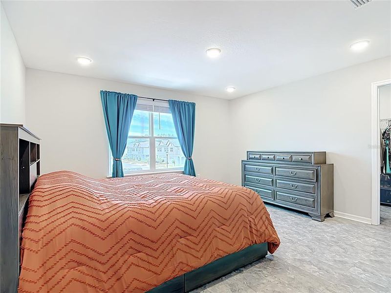 Furnished interior view inside a new home in , Lakeland (Image 16).