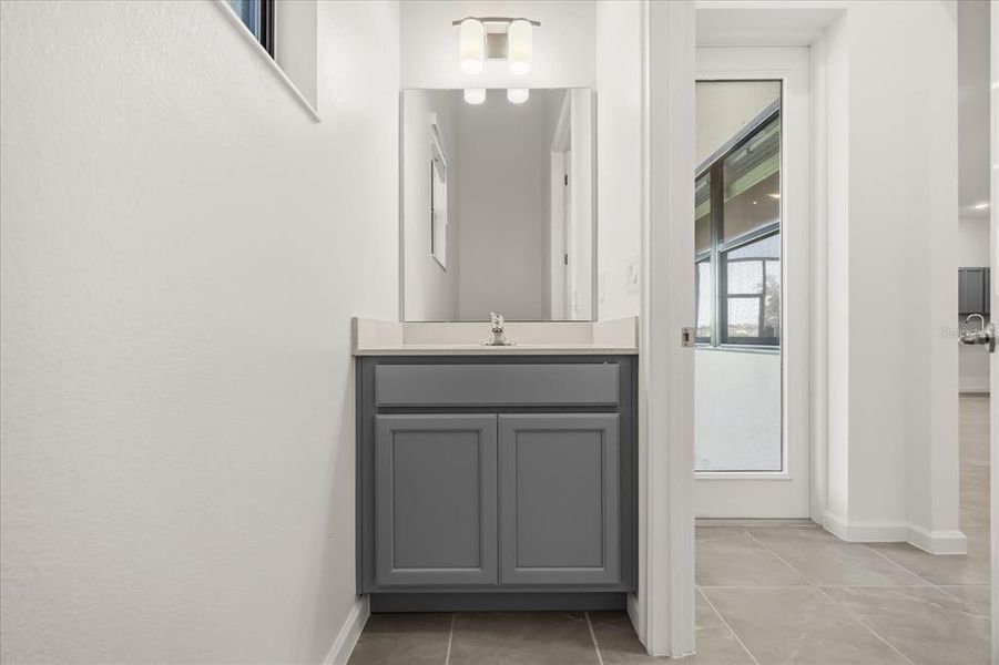 Furnished interior view inside a new home in , Orlando (Image 7).