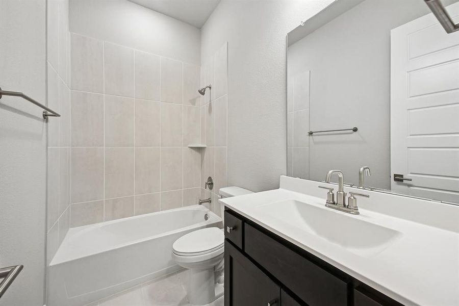 Furnished interior view inside a new home in Elements at Viridian - Garden Series, Arlington (Image 4). Furnished interior view inside a new home in Elements at Viridian - Garden Series, Arlington (Image 4).