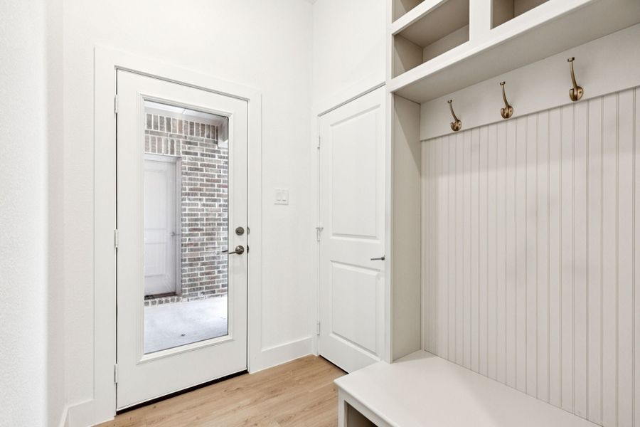 Representative furnished interior of a home built from the Halsted by Centre Living Homes in Lakeway Estates, Waxahachie (Image 17).
