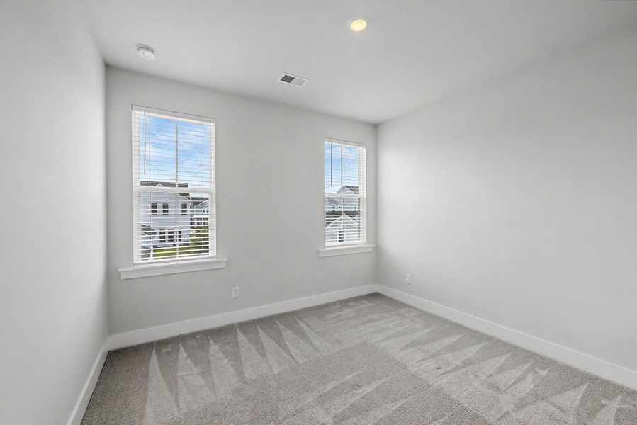 Spacious, unfurnished interior of a new home in Carnes Crossroads, Summerville (Image 25).