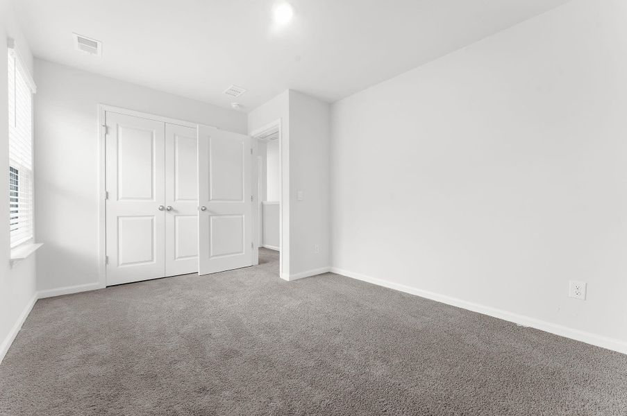 Spacious, unfurnished interior of a new home in , Summerville (Image 25).
