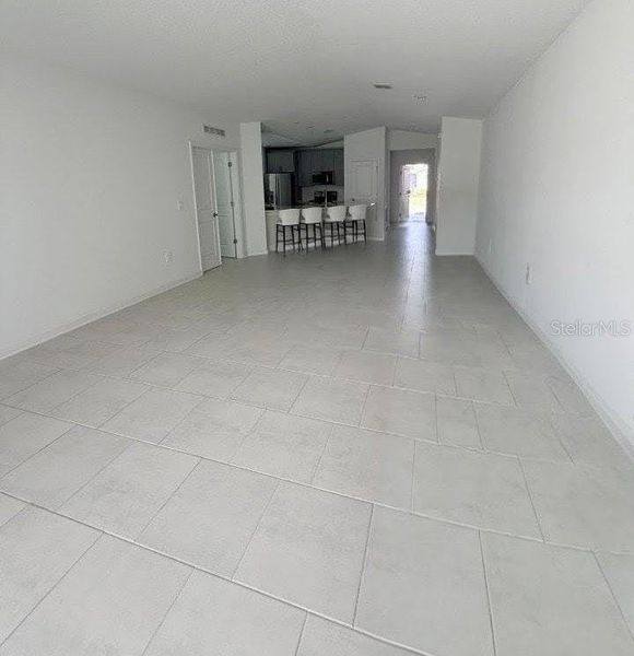 Spacious, unfurnished interior of a new home in Bridgewalk, St. Cloud (Image 6).
