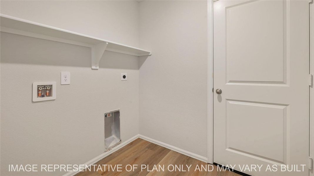 Spacious, unfurnished interior of a new home in Wilkins Valley, Brenham (Image 18).