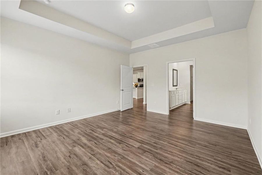Spacious, unfurnished interior of a new home in Villages at Cedar Hill, Dallas (Image 17).