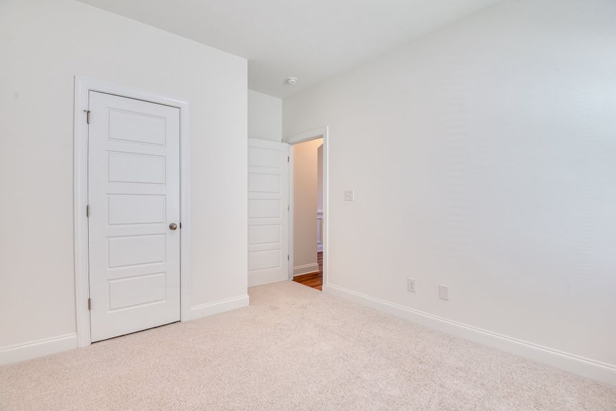 Spacious, unfurnished interior of a new home in The Sanctuary, Aiken (Image 16).