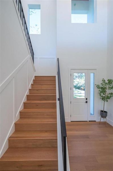 Spacious, unfurnished interior of a new home in , Sarasota (Image 23).