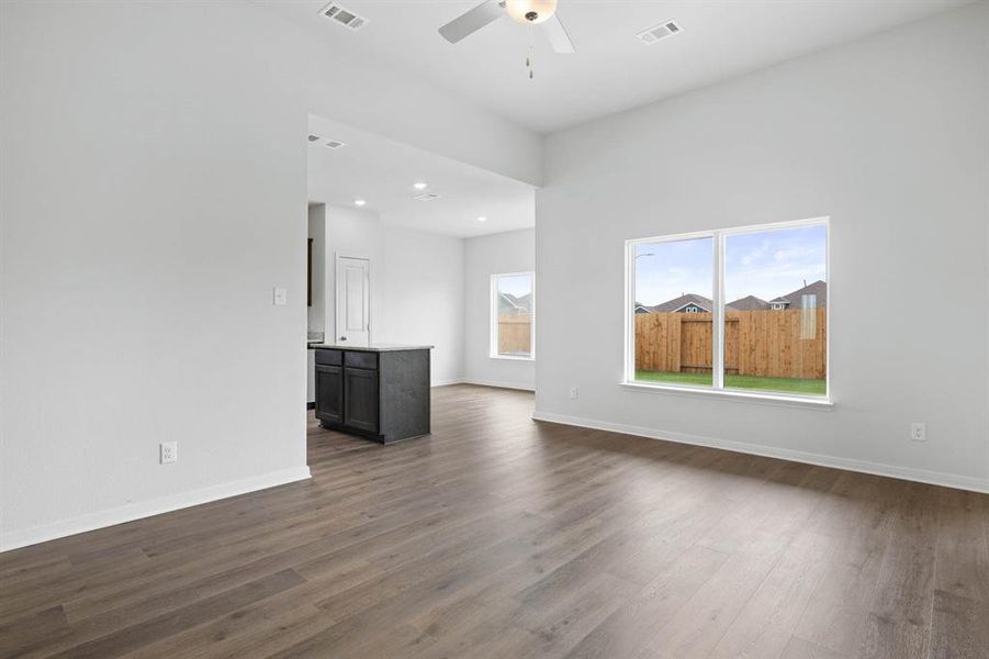 Spacious, unfurnished interior of a new home in Logan Square, Fort Worth (Image 8). Spacious, unfurnished interior of a new home in Logan Square, Fort Worth (Image 8).