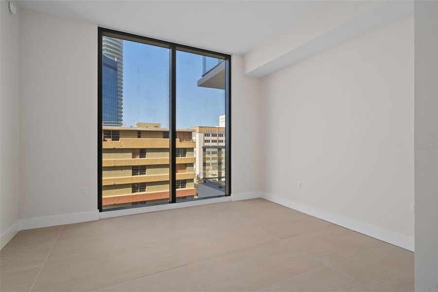 Spacious, unfurnished interior of a new home in , St. Petersburg (Image 35).