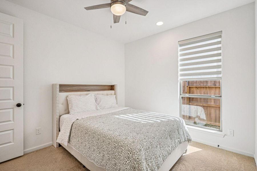 Furnished interior view inside a new home in Sienna, Missouri City (Image 15).