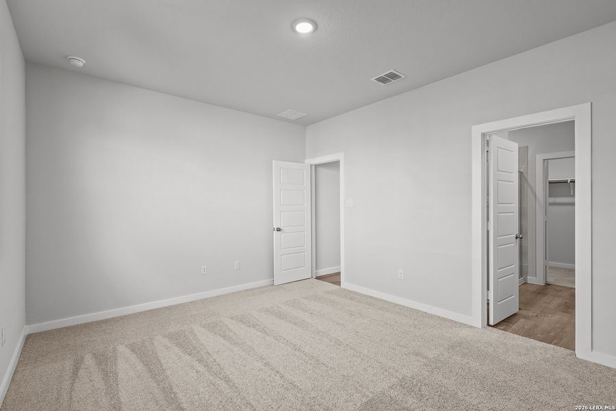 Spacious, unfurnished interior of a new home in Summerlin, San Antonio (Image 20).