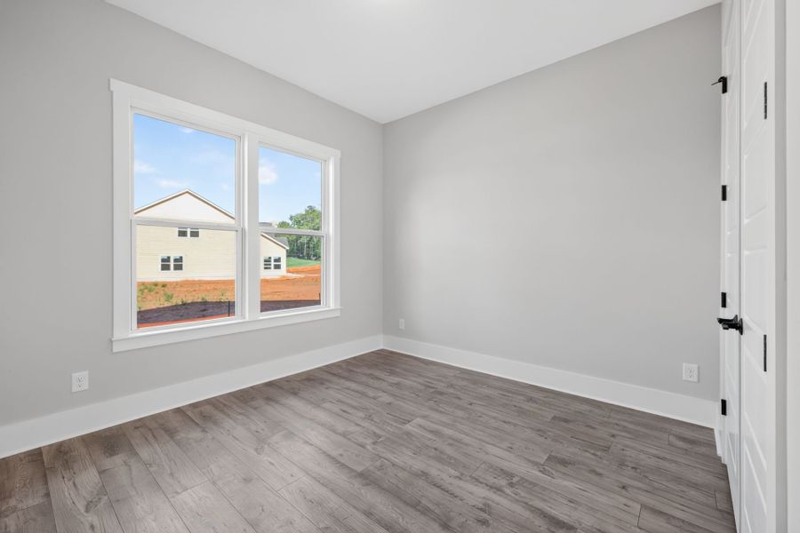 Spacious, unfurnished interior of a new home in Edgewater - Harbor Pointe, Lancaster (Image 21).