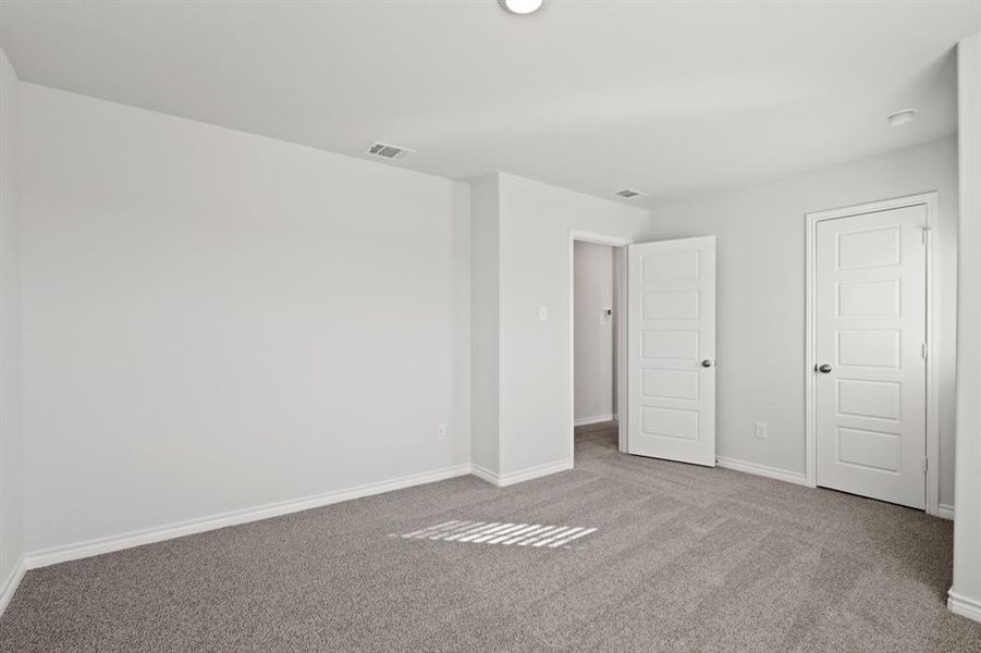 Spacious, unfurnished interior of a new home in Sycamore Landing, Fort Worth (Image 19). Spacious, unfurnished interior of a new home in Sycamore Landing, Fort Worth (Image 19).