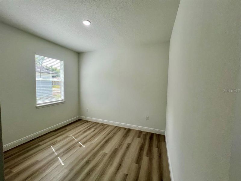 Spacious, unfurnished interior of a new home in , Citrus Springs (Image 11).