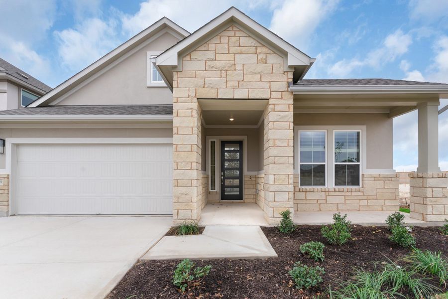 Exterior details and patio area of a home in Highland Village, Georgetown (Image 3).