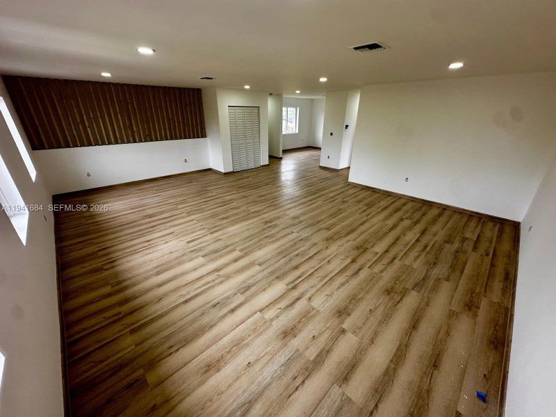 Spacious, unfurnished interior of a new home in , Florida City (Image 35).