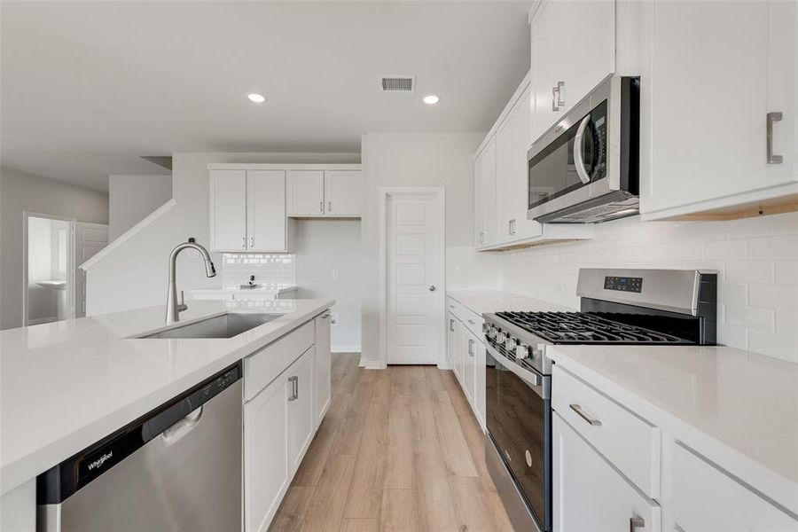 Furnished interior view inside a new home in Walden Pond, Forney (Image 9). Furnished interior view inside a new home in Walden Pond, Forney (Image 9).