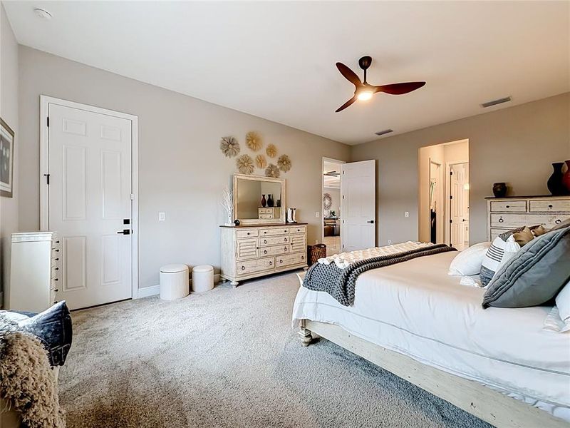 Furnished interior view inside a new home in , Mount Dora (Image 43).